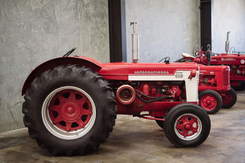 Case IH International 650 Diesel Tractor Official Operator's Manual