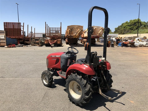 Case IH Maxxfarm 25 30 Tractor Operator's Manual PN 52105402